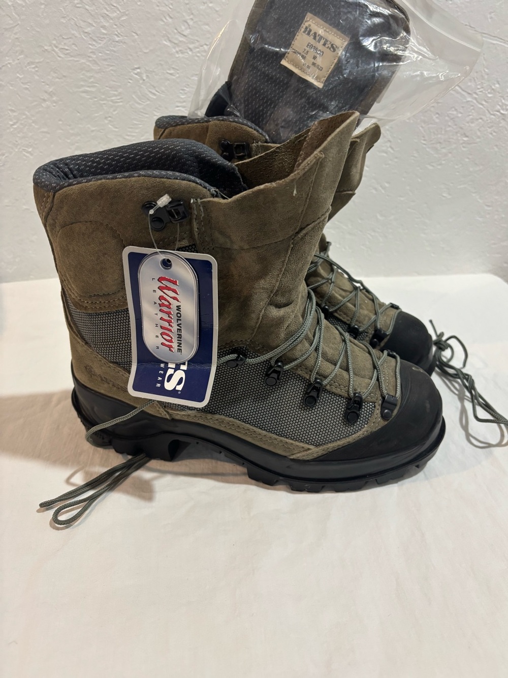 NWT! Bates E03600 Tora Bora Alpine Hiking Boots